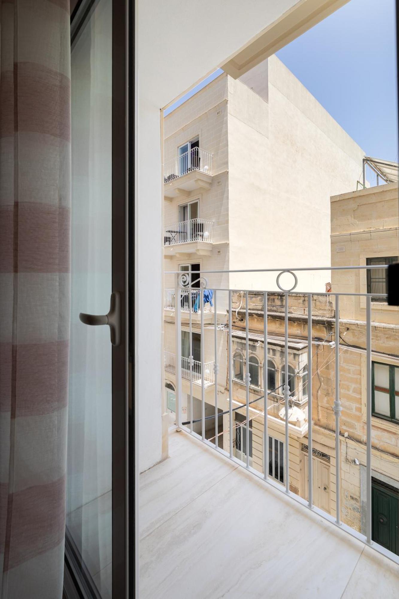 Edka Suites - Modern Sunlit 2Bd Apartments With Balconies - Close To Sliema Promenade, St Julian'S & St Georges Bay Gzira Luaran gambar